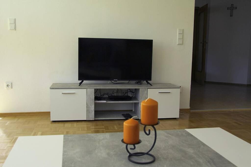 Schoene Helle Ferienwohnung In Waldnaehe Berching Luaran gambar