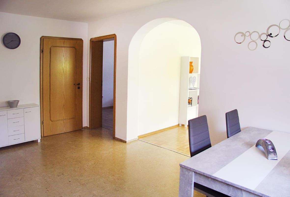 Schoene Helle Ferienwohnung In Waldnaehe Berching Luaran gambar
