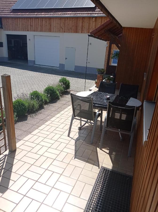 Schoene Helle Ferienwohnung In Waldnaehe Berching Luaran gambar