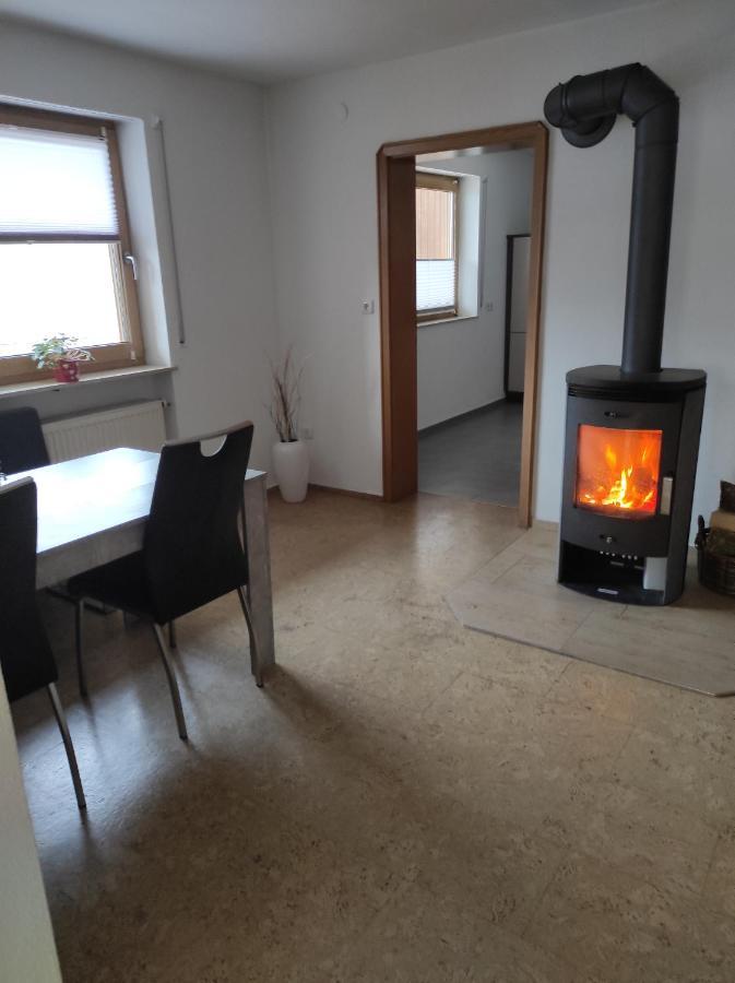 Schoene Helle Ferienwohnung In Waldnaehe Berching Luaran gambar