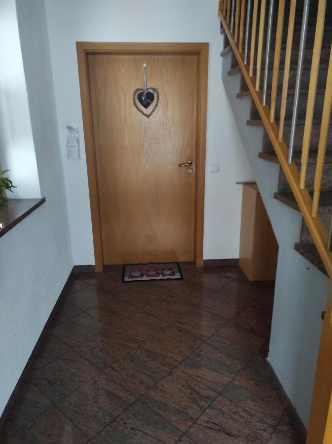 Schoene Helle Ferienwohnung In Waldnaehe Berching Luaran gambar